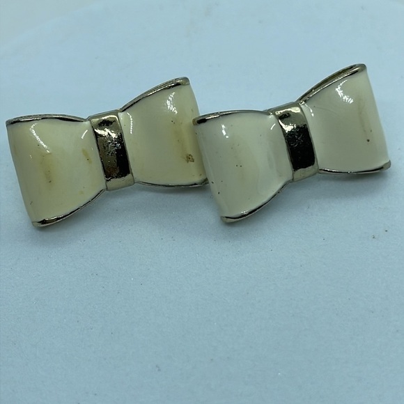 Cream White Enamel Bow Stud Earrings - Picture 5 of 9